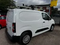 Used Citroën Berlingo Start 75 HP (55 kW) 2021 White MPV