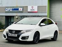 Begagnad Honda Civic SR 120 HK (88 kW) 2015 Vit Halvkombi