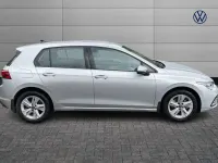 Begagnad VW Golf VIII 130 HK (95 kW) 2021