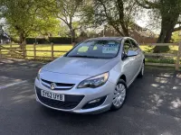 Second-hand Vauxhall Astra 2012 Argintiu Hatchback