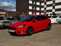 Used Ford Focus ST-Line 118 HP (86 kW) 2017 Red Hatchback