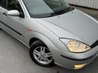 Używany Ford Focus Zetec 2004 Srebrny Hatchback