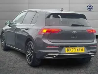 Usado VW Golf VIII Edition 150 CV (110 kW) 2023 Gris Utilitario