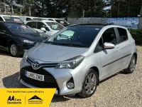 Used Toyota Yaris Multidrive S 99 HP (72 kW) 2015 Silver Hatchback