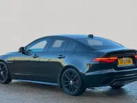 Usado Jaguar XE R-Dynamic 204 HP (150 kW) 2021 Preto Sedan