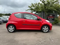 Used Peugeot 107 Envy 68 HP (50 kW) 2011 Red Hatchback