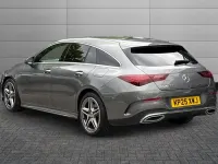 Usado Mercedes CLA200 Executive 163 HP (119 kW) 2025 Cinzento Carrinha