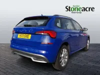 Usado Skoda Kamiq SE 110 CV (80 kW) 2021 Azul SUV