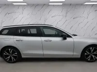 Begagnad Volvo V60 R-Design 190 HK (139 kW) 2020 Silver Kombi