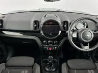 Begagnad Mini Cooper S Countryman Classic 176 HK (129 kW) 2023 Grön SUV