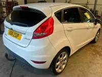Used Ford Fiesta Zetec 70 HP (51 kW) 2011 White Hatchback
