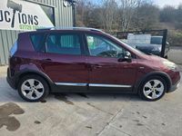 Used Renault Scénic III Bose Edition 110 HP (80 kW) 2013 Red MPV