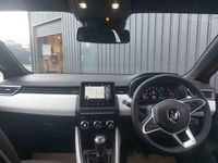 Used Renault Clio V Techno 90 HP (66 kW) 2023 Orange Hatchback