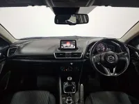Usado Mazda 3 100 HP (73 kW) 2015 Prateado Citadino