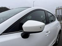 Used Mazda 3 2015 White Hatchback