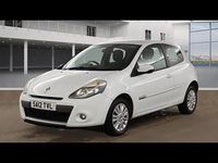 Used Renault Clio IV Expression+ 75 HP (55 kW) 2012 White Hatchback
