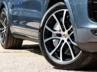 Used Porsche Cayenne Turbo 550 HP (404 kW) 2018 Blue SUV