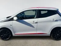 Usado Toyota Aygo x-press 69 HP (50 kW) 2018 Branco Citadino