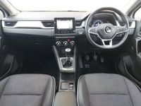 Used Renault Captur Version S 140 HP (102 kW) 2021 White SUV