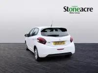 Used Peugeot 208 Active 80 HP (58 kW) 2018 White Hatchback