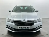 Usado Skoda Superb SE L 150 CV (110 kW) 2021 Plateado Familiar