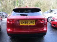 Usado Jaguar F-Pace Portfolio 180 HP (132 kW) 2016 Vermelho SUV
