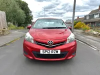 Used Toyota Yaris 99 HP (72 kW) 2012 Red Hatchback