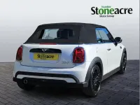 Usado Mini Cooper Cabriolet Exclusive 134 HP (98 kW) 2023 Branco Cabrios