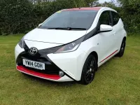 Used Toyota Aygo x-press 68 HP (50 kW) 2014 White Hatchback