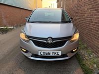 Begagnad Vauxhall Zafira SRi 2016 Silver Minibuss