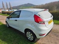 Used Ford Fiesta 75 HP (55 kW) 2013 White Hatchback