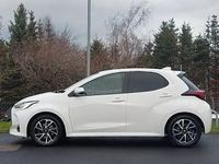 Used Toyota Yaris Hybrid Design 116 HP (85 kW) 2023 White Hatchback