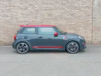 Usado Mini John Cooper Works Sport 231 CV (169 kW) 2018 Gris Utilitario