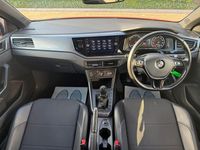 Usado VW Polo SE 95 HP (69 kW) 2019 Laranja Citadino