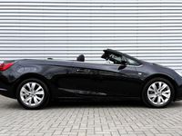 Używany Vauxhall Cascada 2013 Czarny Kabriolet