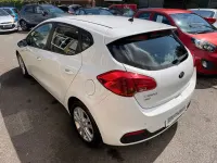 Used Kia Ceed 2015 Pearl white Hatchback