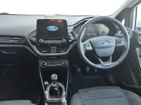 Begagnad Ford Fiesta Titanium 125 HK (91 kW) 2017 Vit Halvkombi