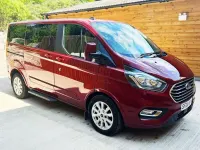 Begagnad Ford Tourneo Titanium 130 HK (95 kW) 2020 Röd Minibuss