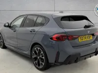 Usado BMW 120 M Sport 168 CV (123 kW) 2024 Gris Utilitario