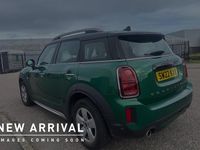 Usado Mini Cooper Countryman Classic 134 CV (98 kW) 2022 Verde SUV