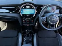 Używany Mini Cooper Hatch 134 KM (98 kW) 2023 Szary Hatchback