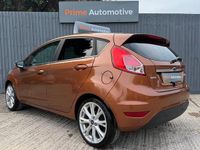 Usado Ford Fiesta Titanium 125 HP (91 kW) 2014 Amarelo Citadino
