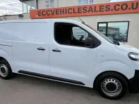 Used Citroën Dispatch 102 HP (75 kW) 2023 White MPV