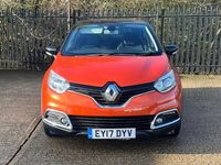Used Renault Captur Dynamique 90 HP (66 kW) 2017 Orange/black SUV