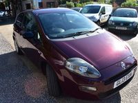 Usado Fiat Punto Easy 77 HP (56 kW) 2013 Vermelho Citadino