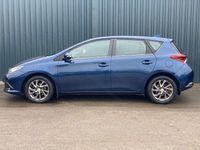 Used Toyota Auris 116 HP (85 kW) 2015 Blue Hatchback