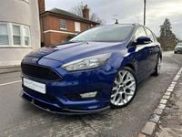Used Ford Focus Zetec 125 HP (91 kW) 2016 Blue Hatchback