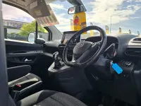 Used Vauxhall Combo S 100 HP (73 kW) 2018 White MPV