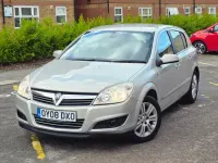 Begagnad Vauxhall Astra Design Edition 138 HK (101 kW) 2008 Beige Halvkombi