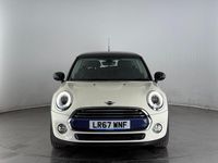 Używany Mini Cooper Hatch 136 KM (100 kW) 2017 Biały Hatchback